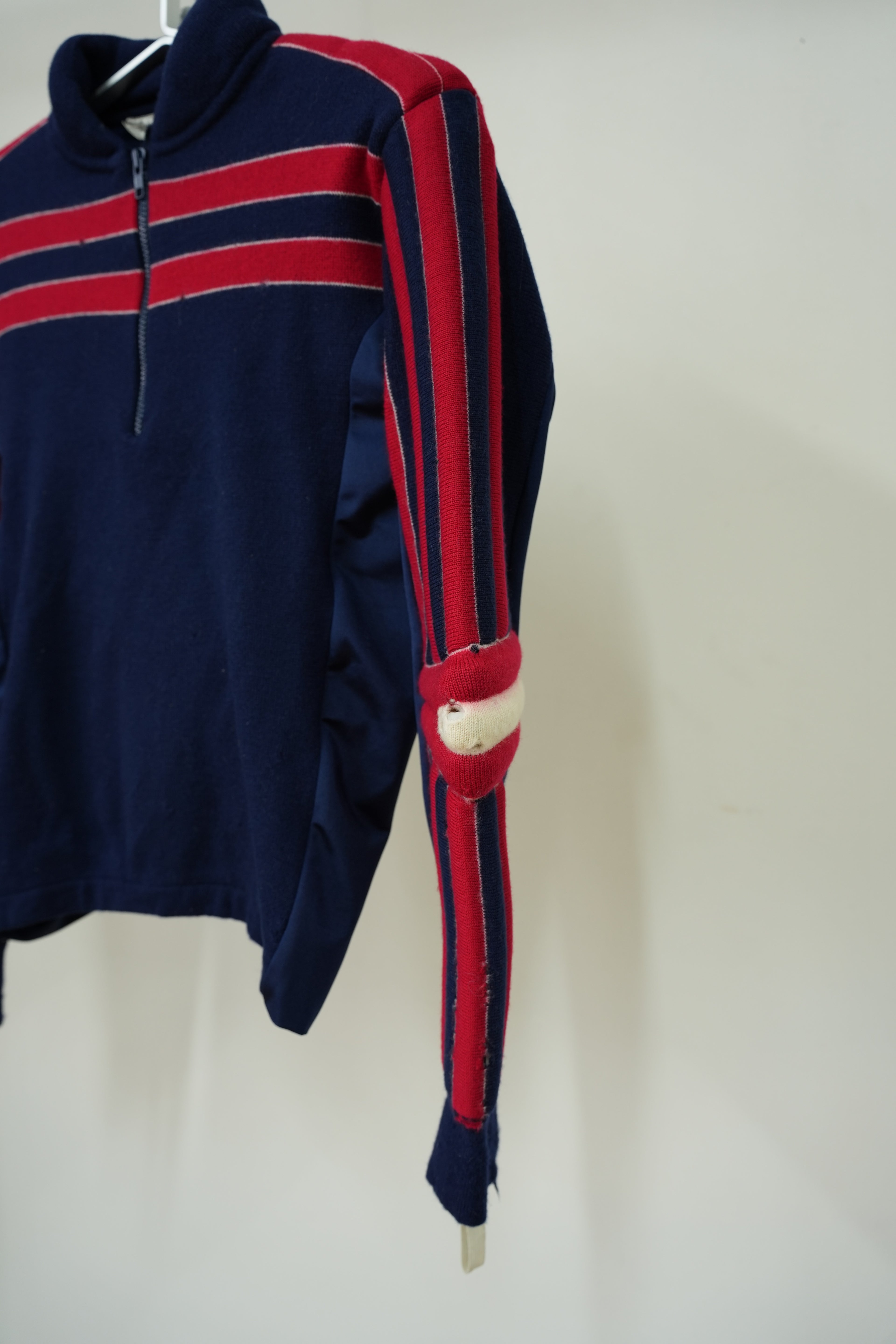 1970s three-dimensional knitting ski sweater