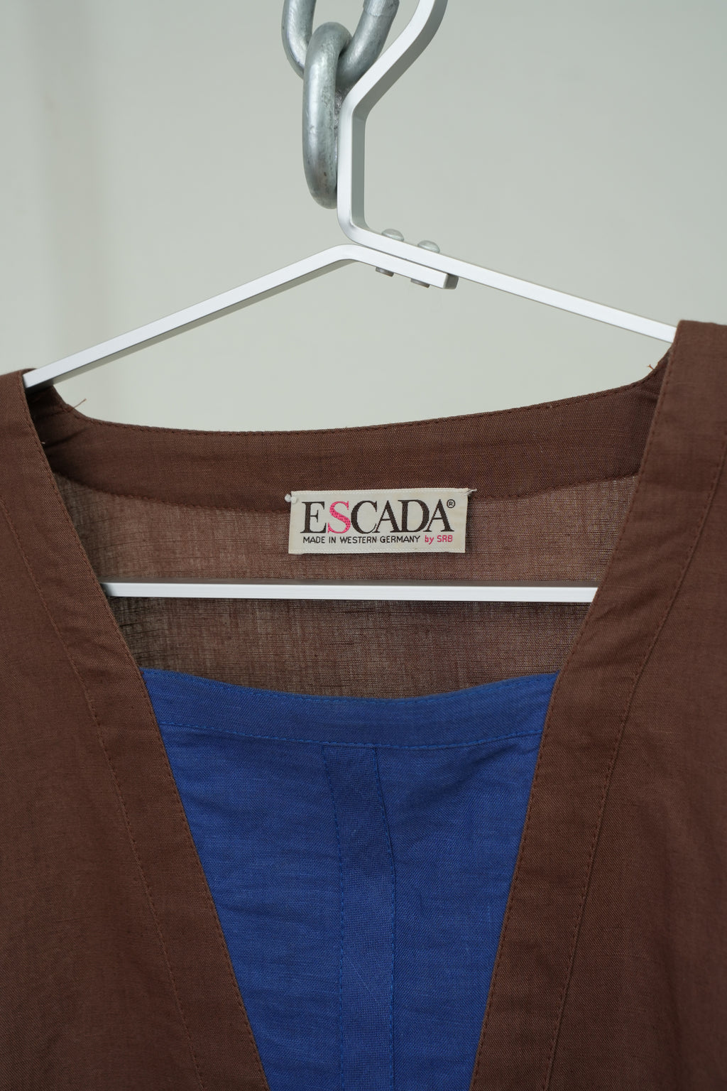 1980s Escada Textual Mixed Design Dolman Sleeve V-Neck Top